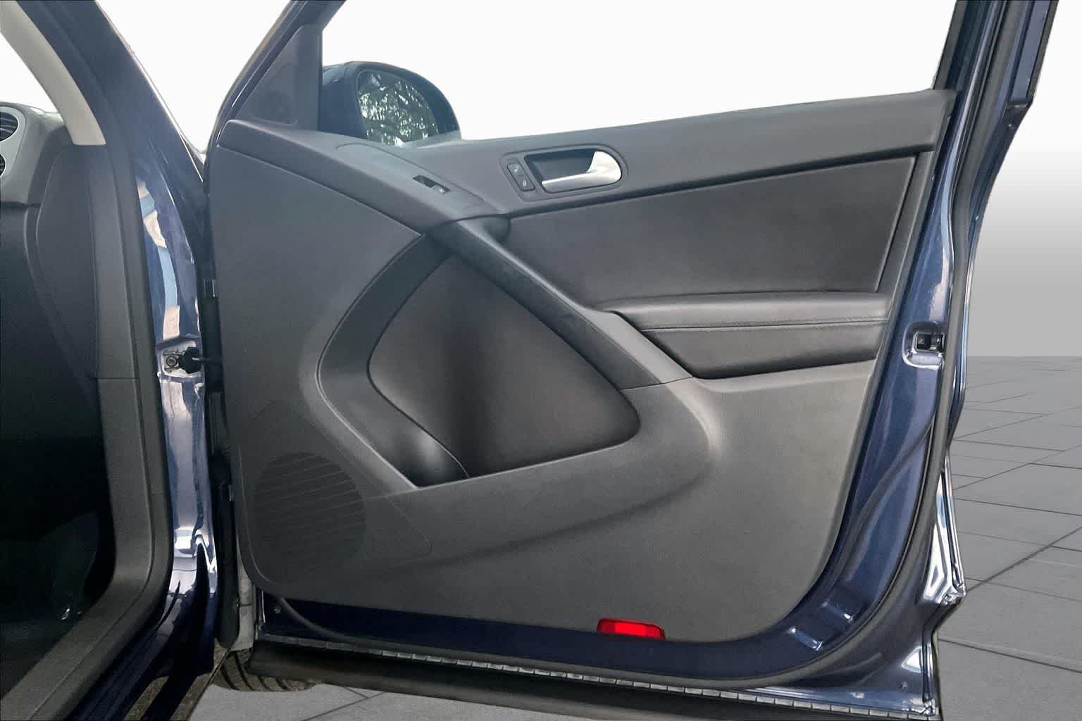 Used 2016 Night Blue Metallic Volkswagen S image 23