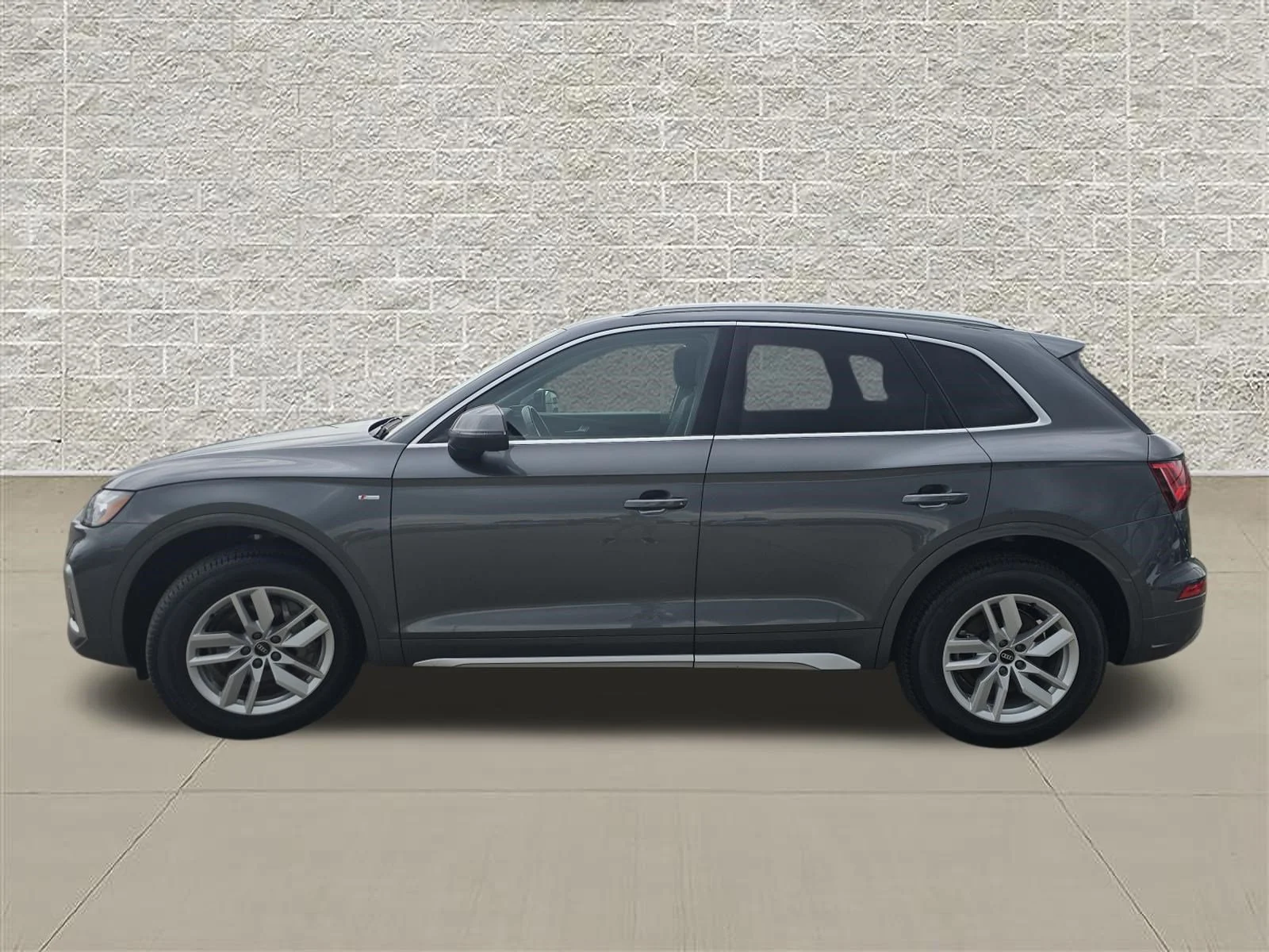 Certified Used 2023 Daytona Gray Pearl Effect Audi S line Premium image 4