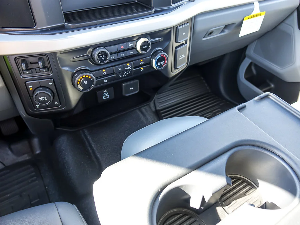 New 2026 Oxford White Ford XL image 22