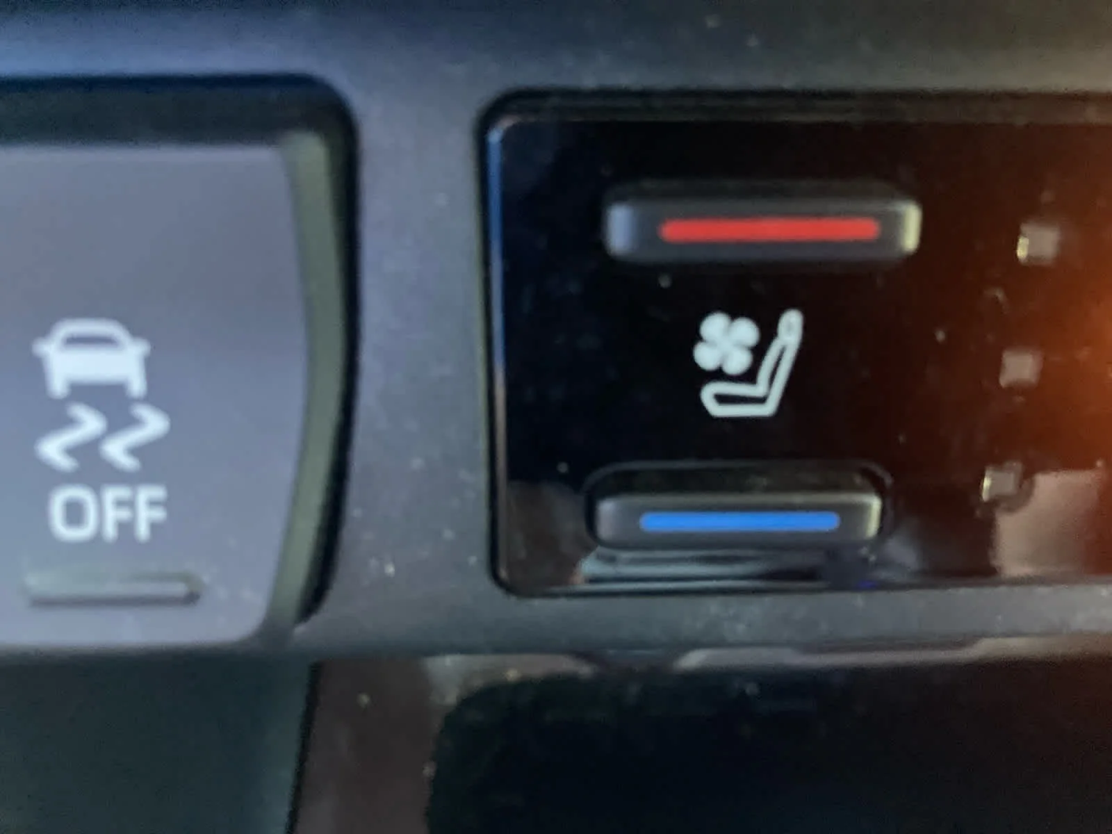 Used 2019 Blizzard Pearl Toyota Limited image 29