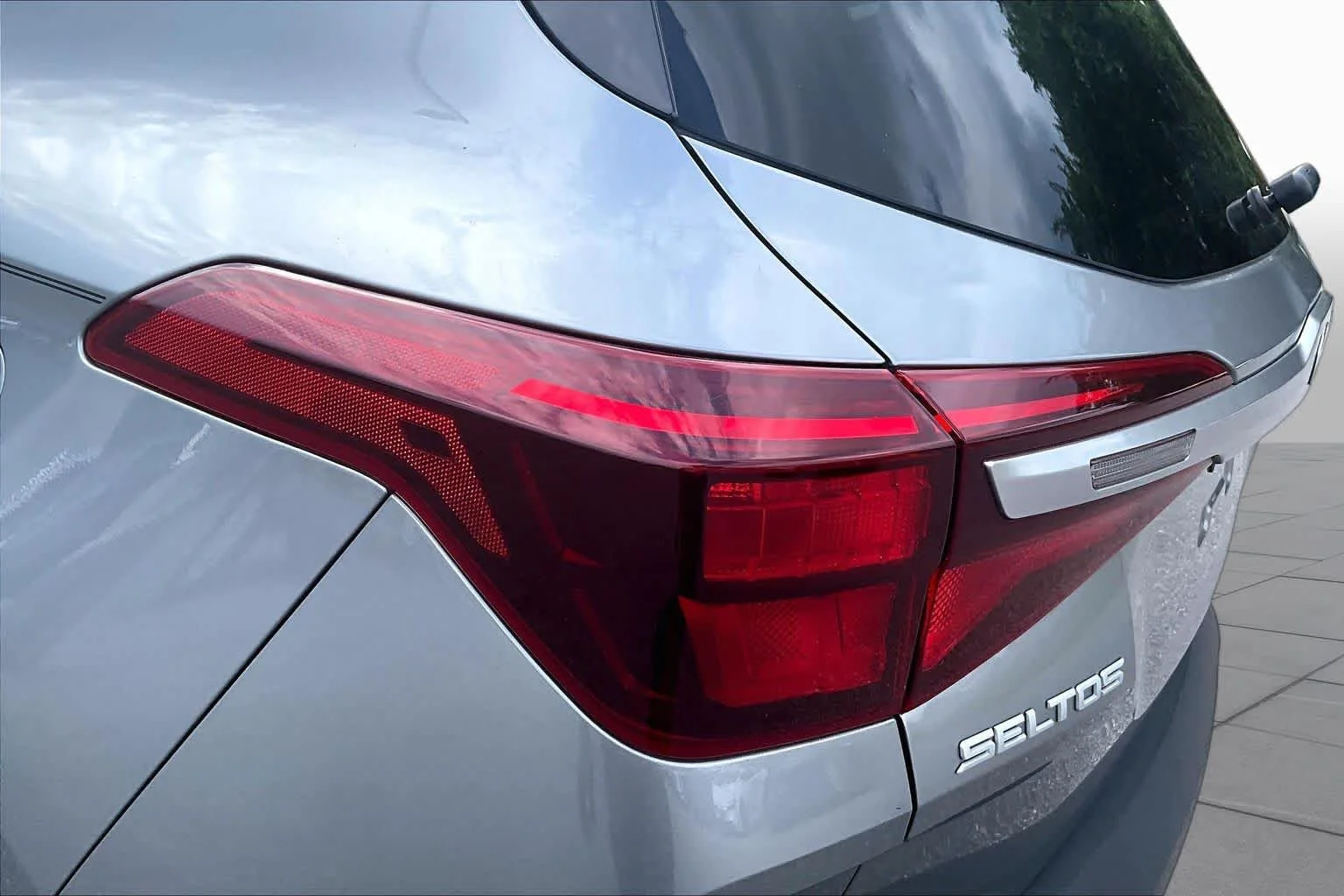 Used 2023 Steel Gray Kia LX image 28