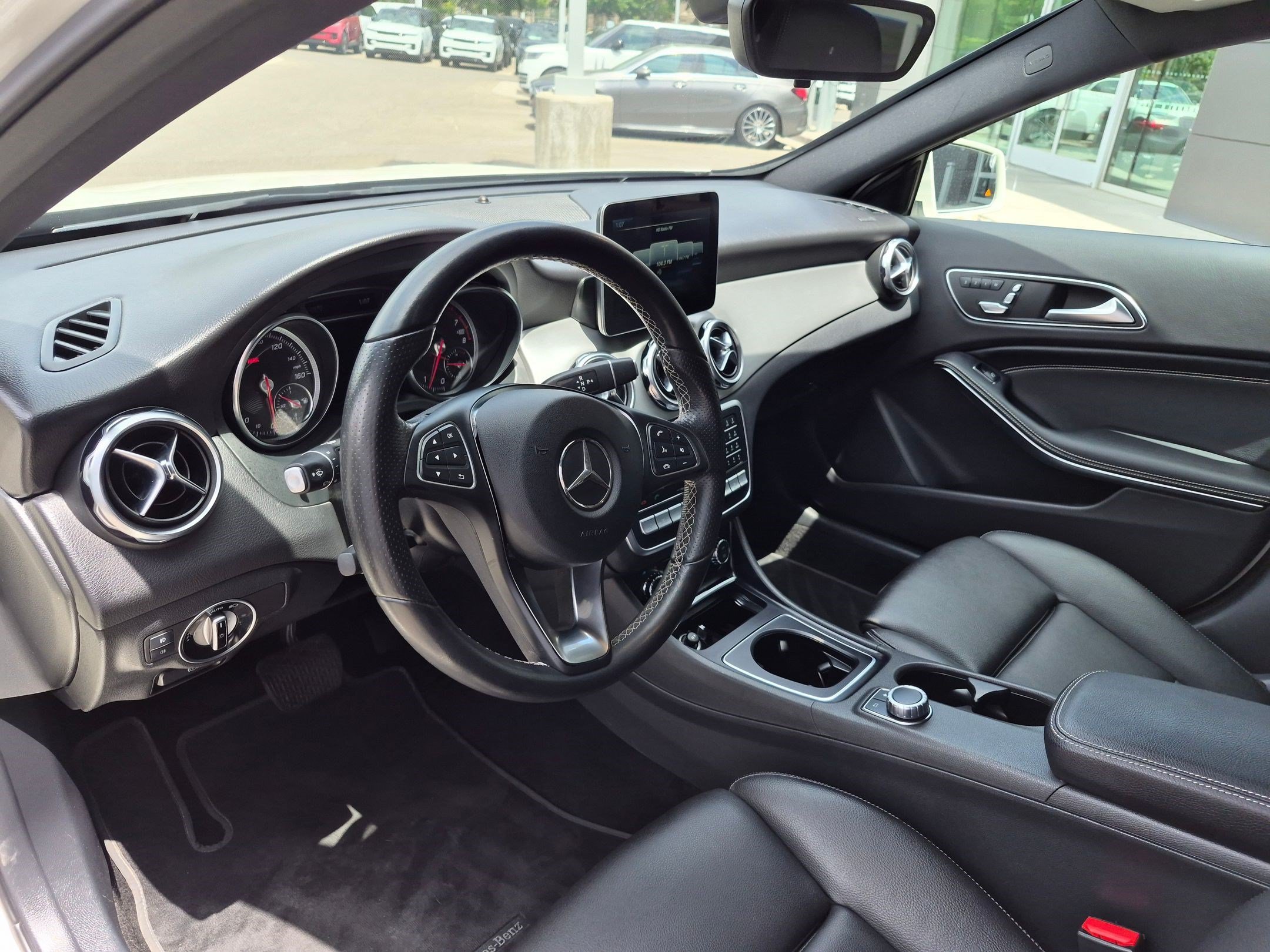 Used 2018 Cirrus White Mercedes-Benz GLA 250 image 14