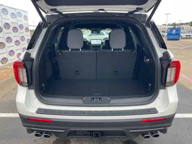2026 Ford Explorer ST - Photo 6