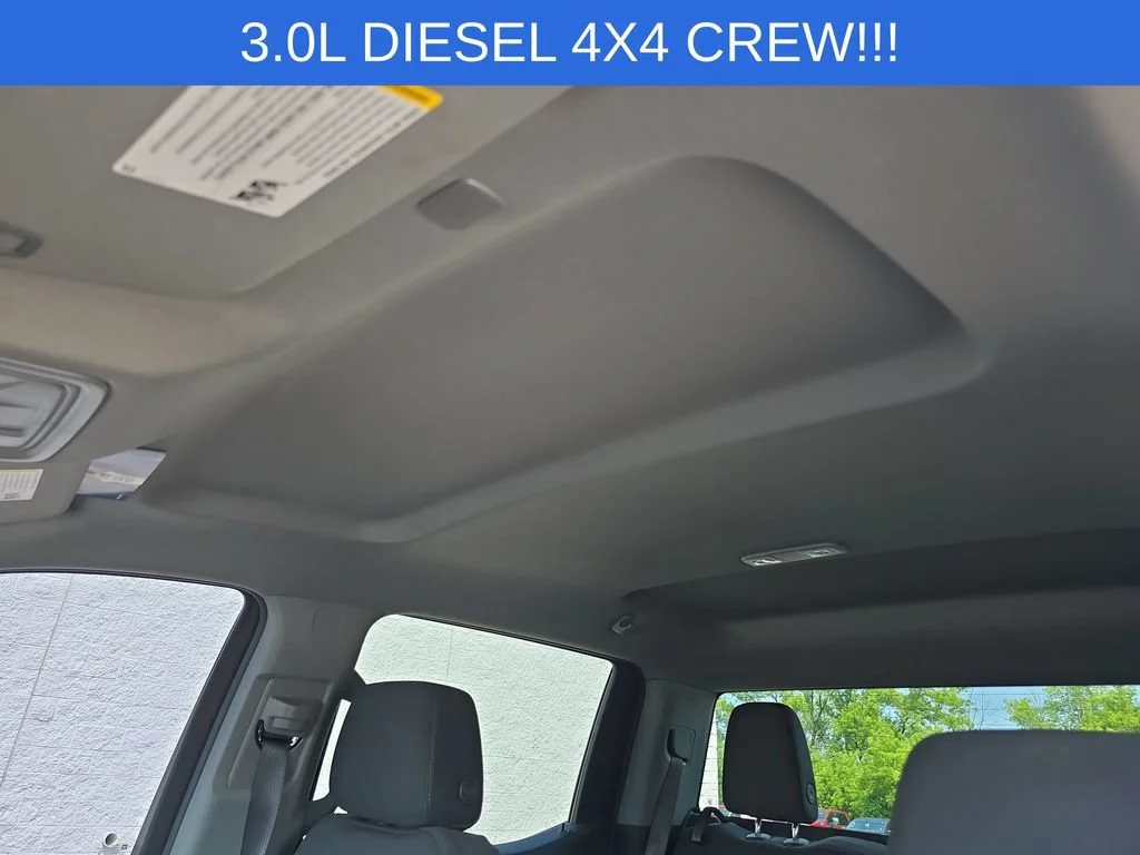 Used 2025 Summit White Chevrolet RST image 19