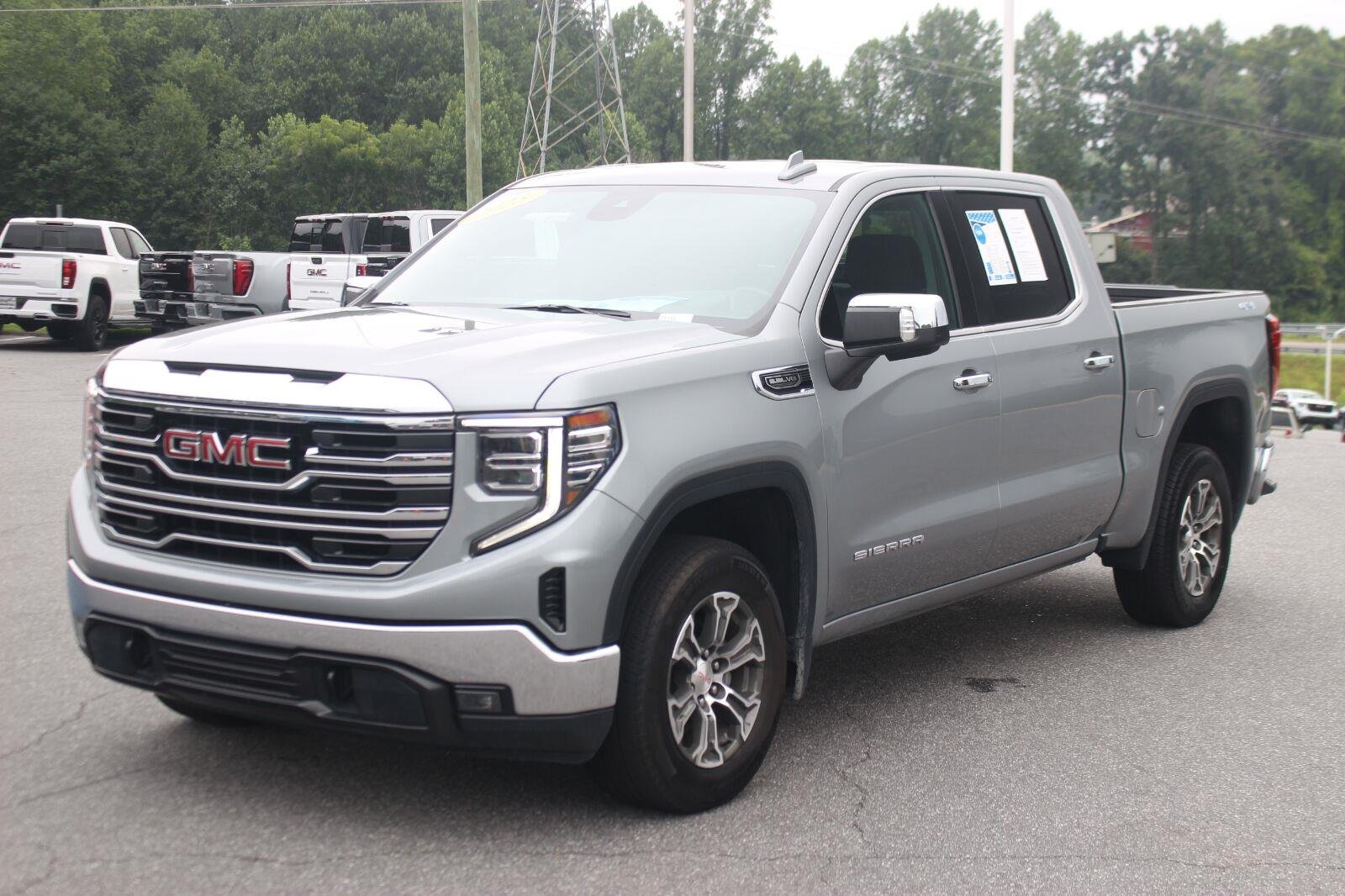Used 2025 Sterling Metallic GMC SLT image 3