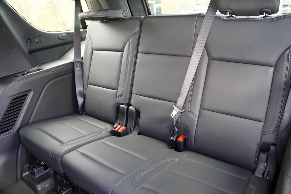 Used 2025 Summit White Chevrolet LT image 19
