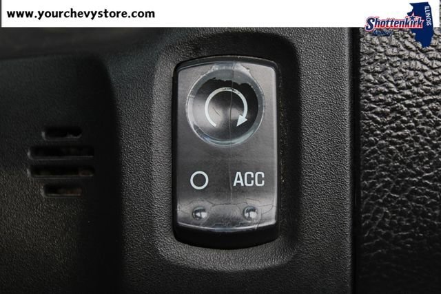 Used 2005 Machine Silver Metallic Chevrolet BASE image 26