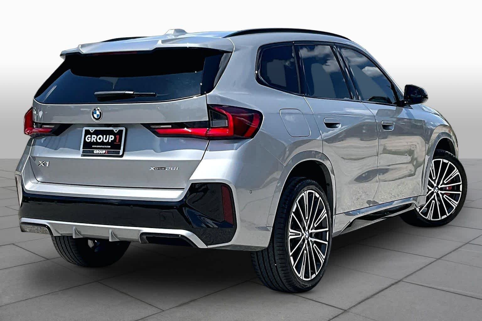 Used 2026 Space Silver Metallic BMW xDrive28i image 12