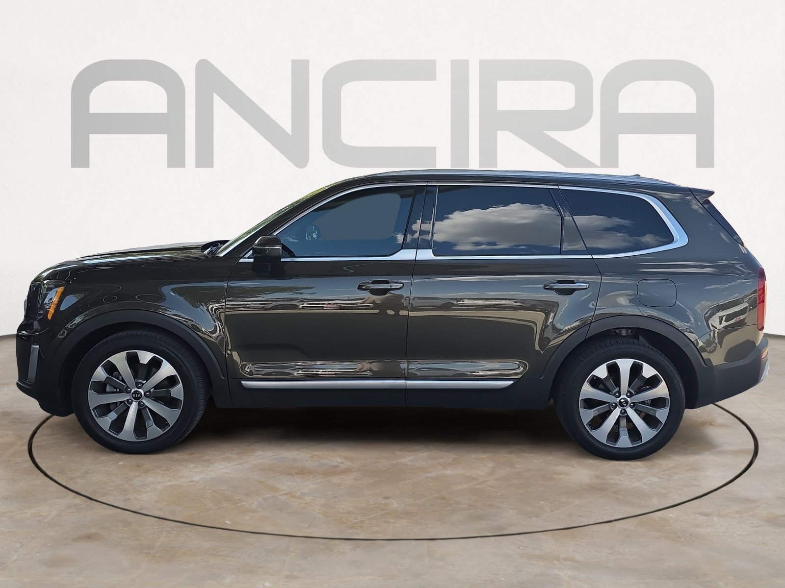 Used 2021 Dark Moss Kia S image 5