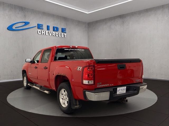 Used 2011 Red GMC SLE image 11