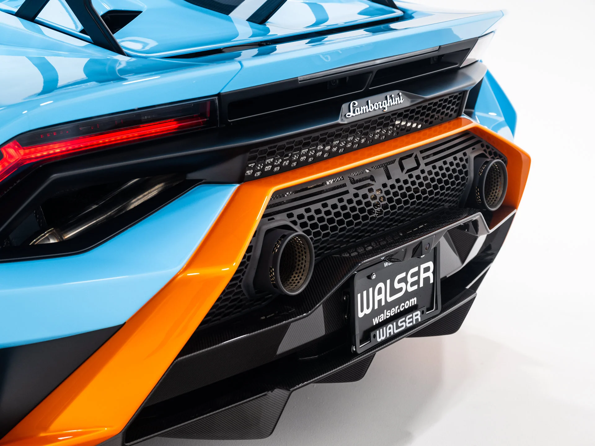 Used 2022 Blu Laufey Metallic Lamborghini Base image 26