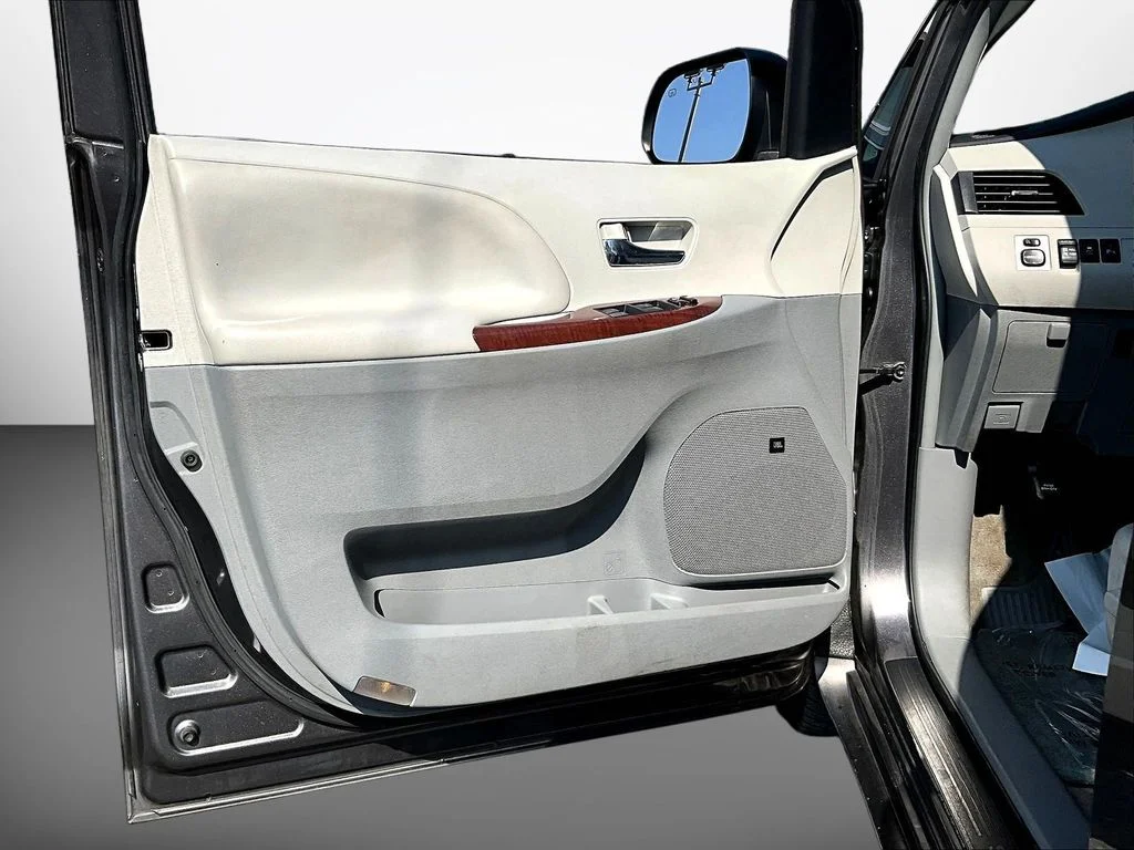 Used 2012 Gray Toyota XLE image 20