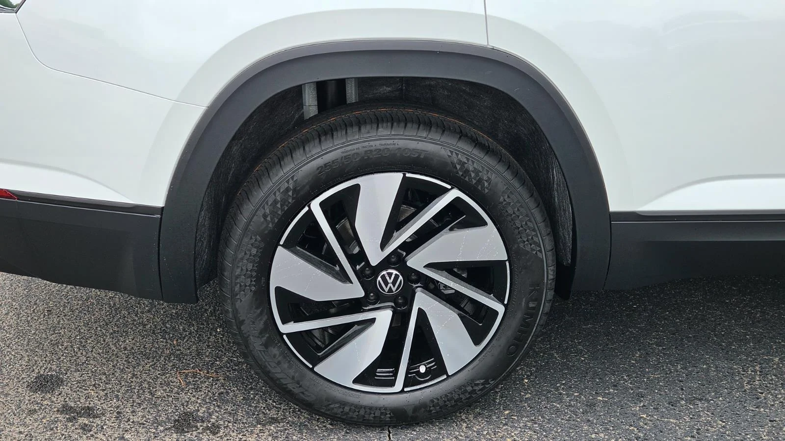 New 2026 opal white pearl Volkswagen 2.0T SE w/Technology image 18