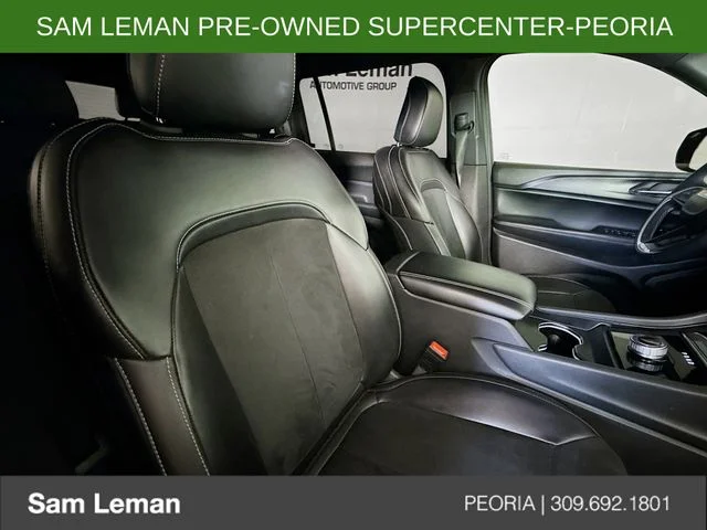 Used 2023 Black Jeep Altitude image 27
