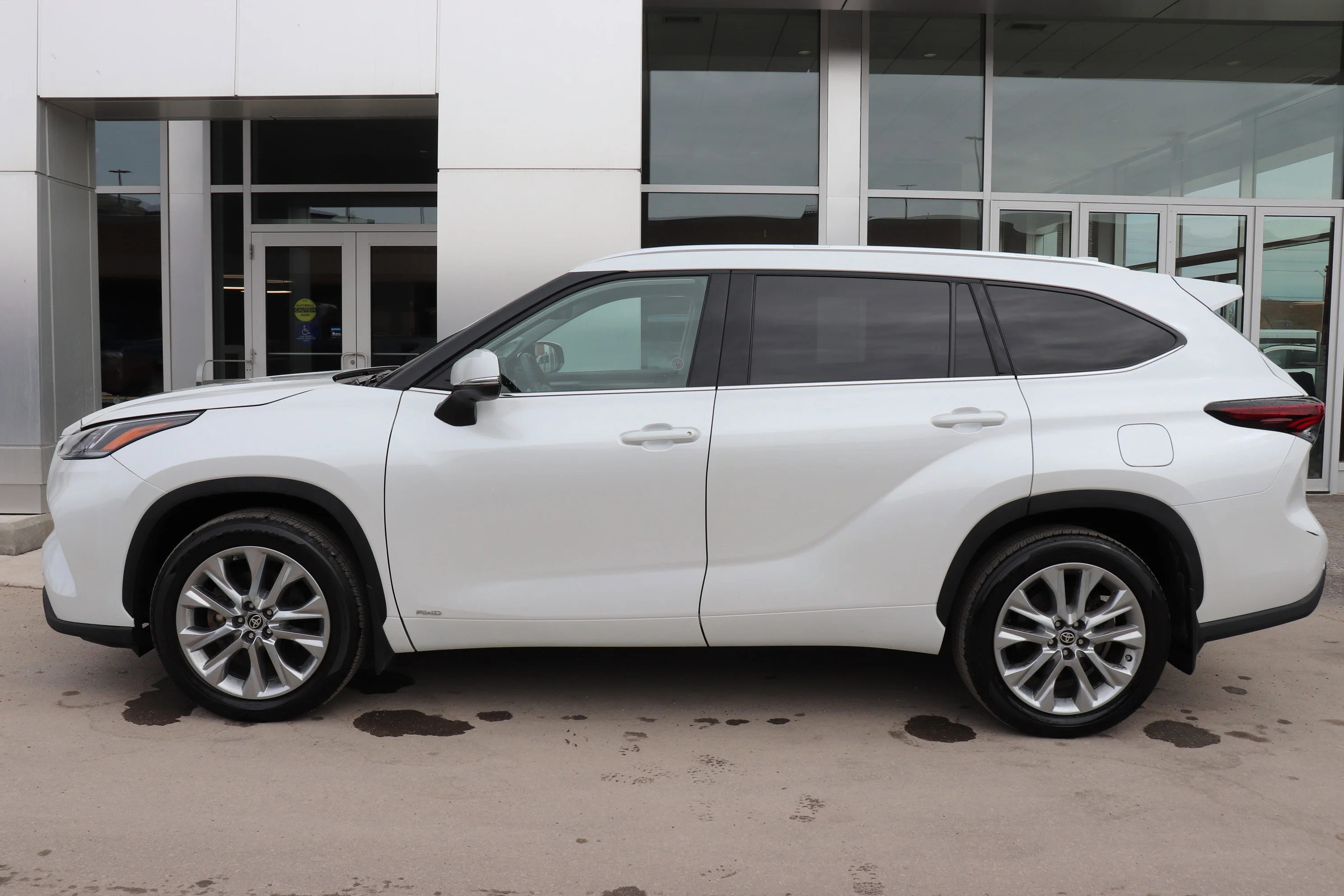 Used 2024 White Toyota Hybrid Limited image 3
