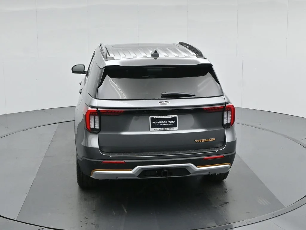 New 2026 Carbonized Gray Metallic Ford Tremor image 48