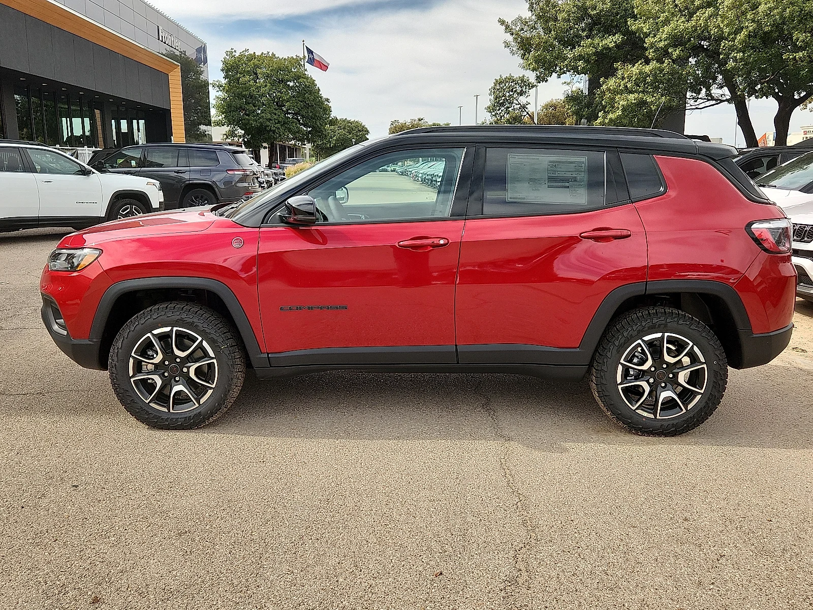 New 2027 Red Hot Pearl-Coat Paint Jeep TRAILHAWK 4X4 image 2