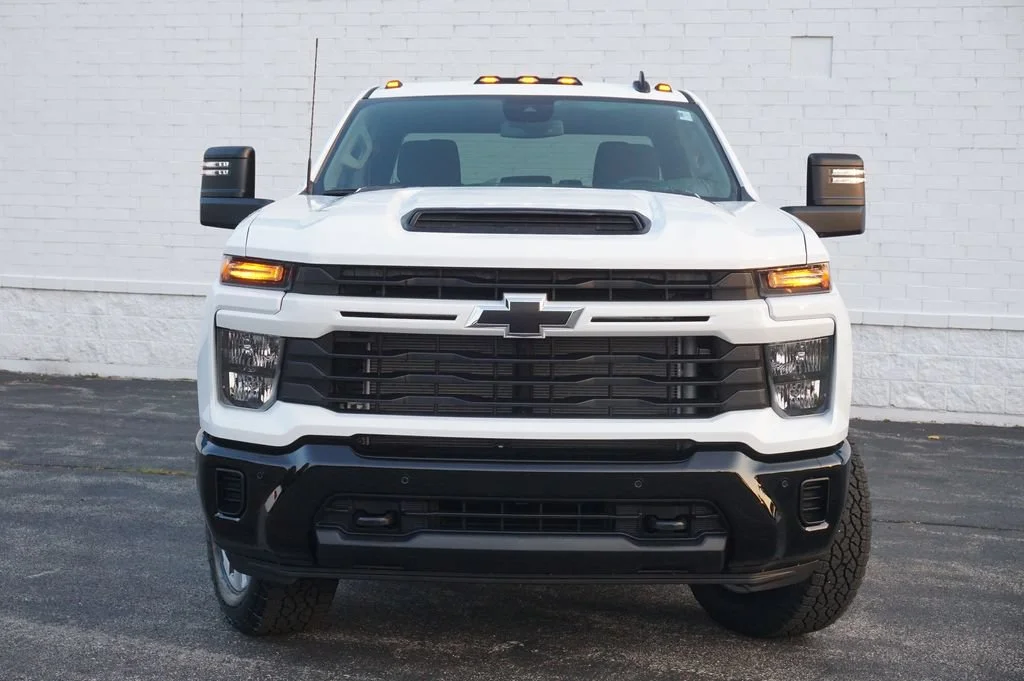 2026 Chevrolet Silverado 2500 HD Custom - Photo 5