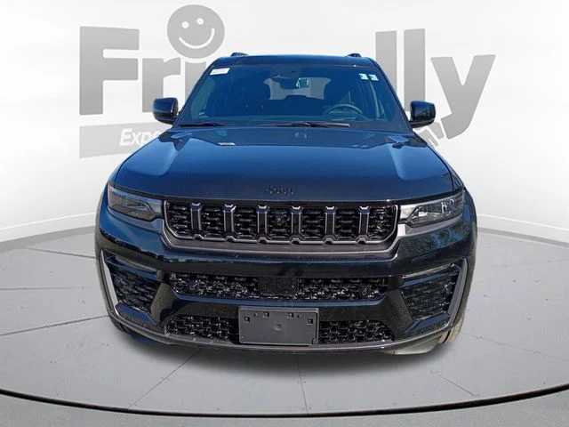 New 2026 Diamond Black Crystal Pearl-Coat Exterior Paint Jeep Summit image 2