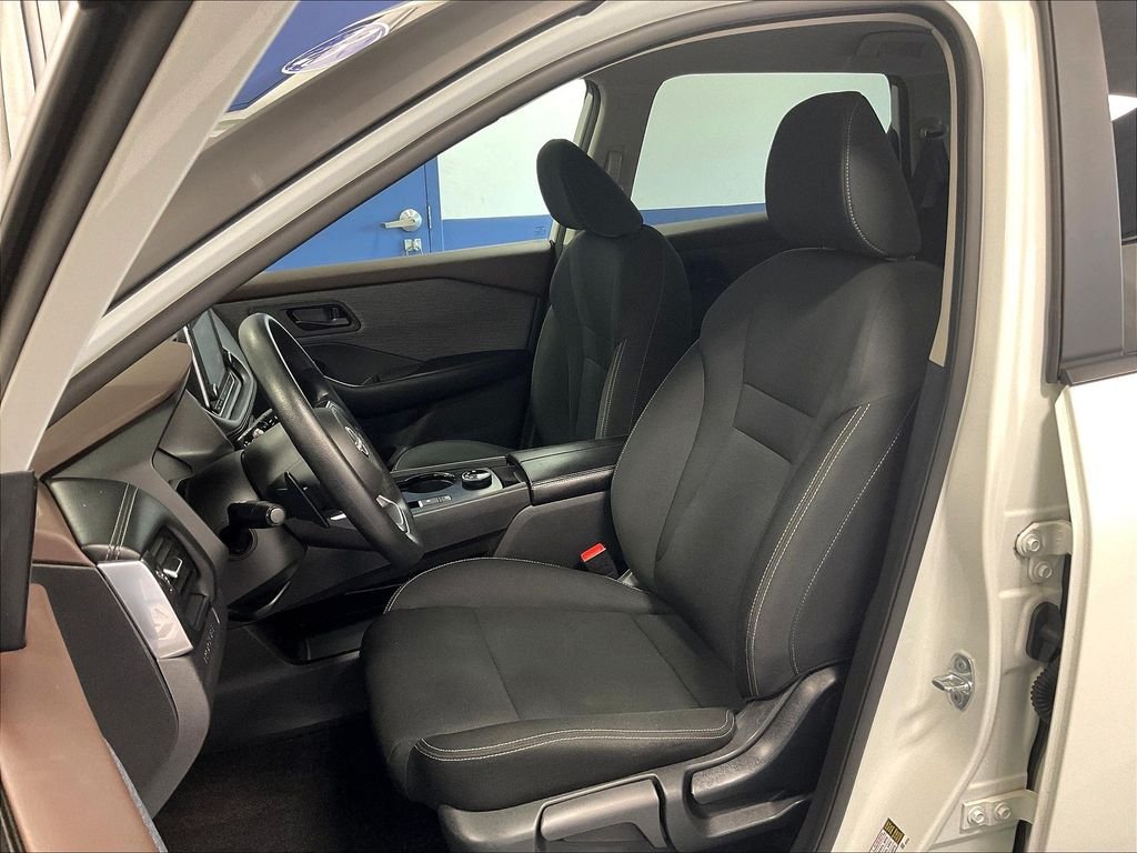 Used 2023 White Nissan S image 10