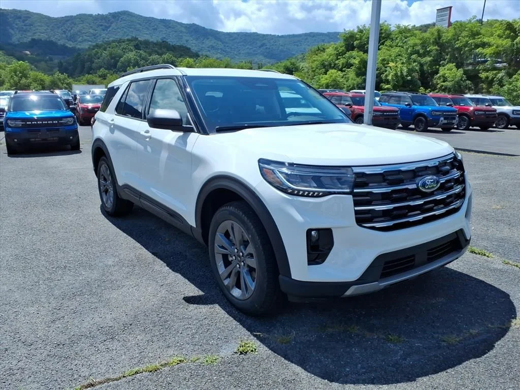 New 2026 Star White Metallic Tri-Coat Ford Active image 15