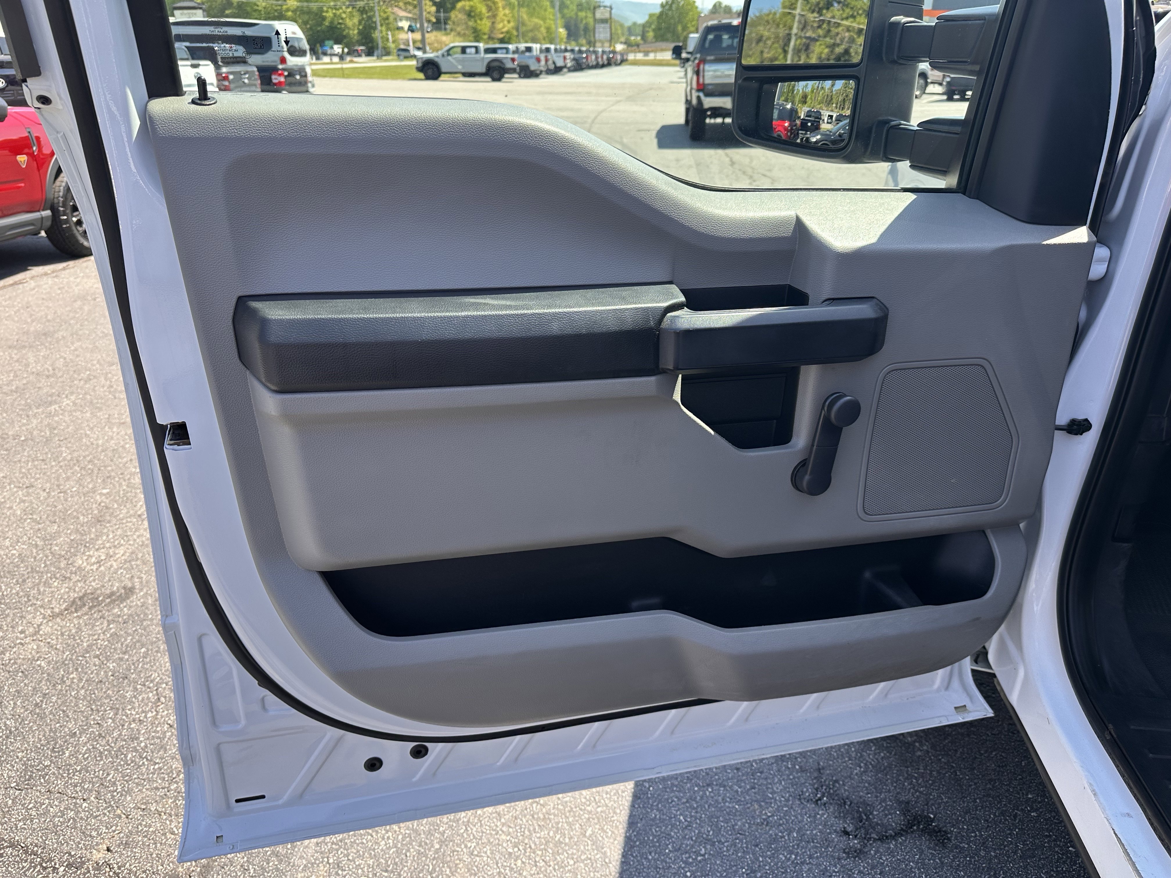 Used 2020 Oxford White Ford XL image 8