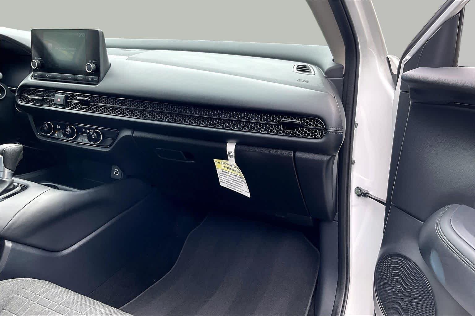 Used 2025 Platinum White Pearl Honda LX image 16