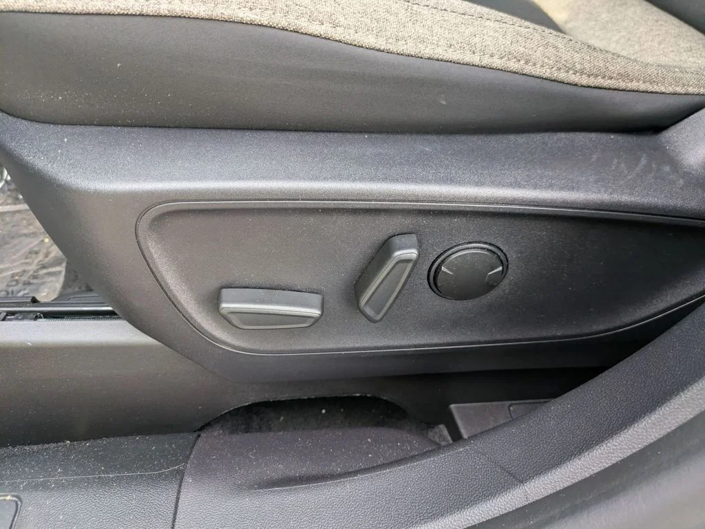 New 2025 Azure Gray Metallic Tri-Coat Ford Big Bend® image 20