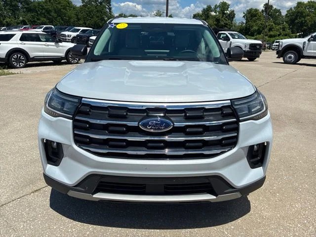 New 2026 Space White Metallic Ford Active image 11