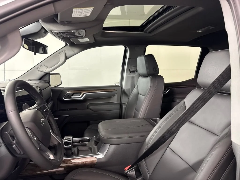 New 2026 Summit White Chevrolet LT Trail Boss image 33