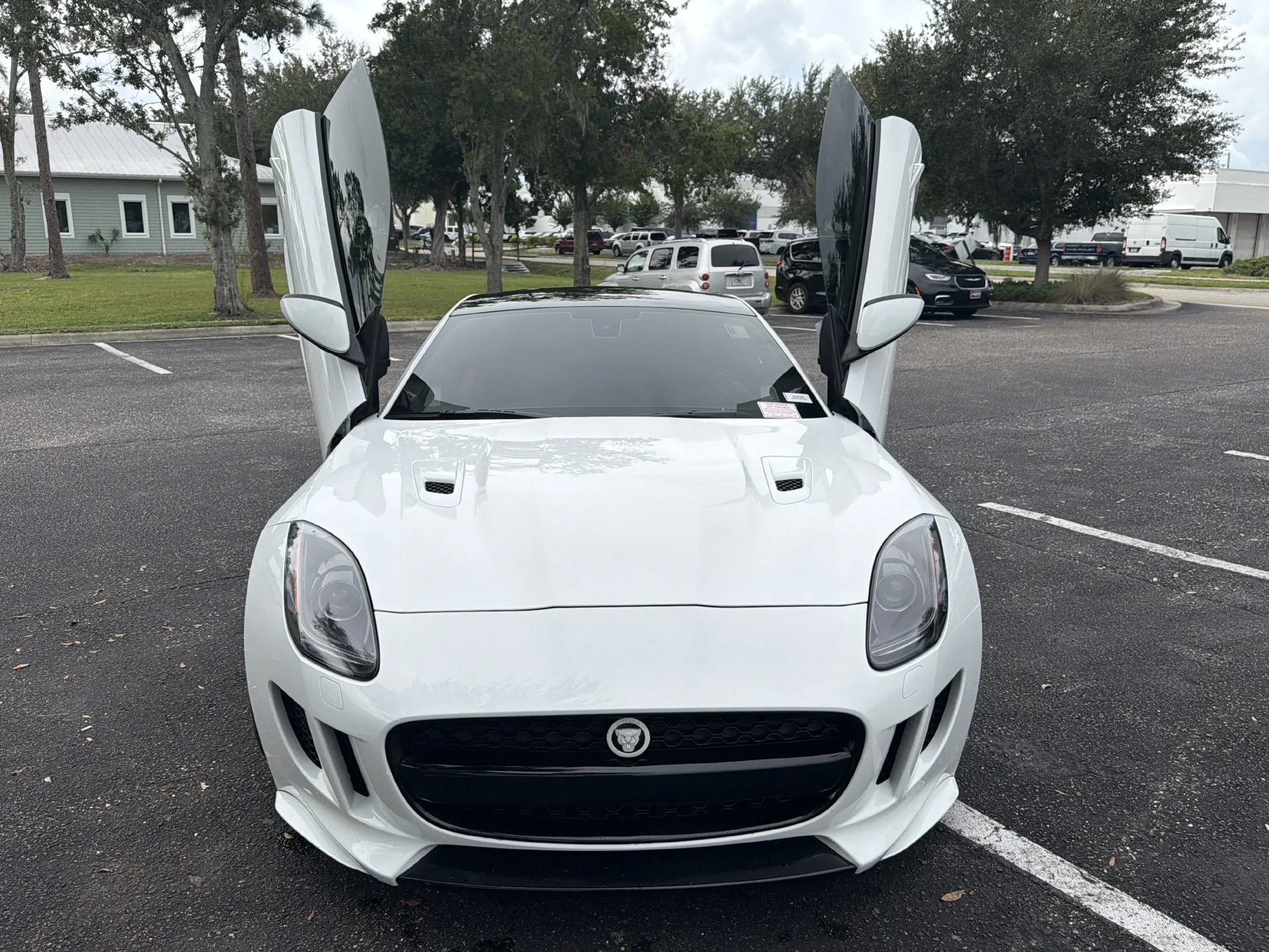 Used 2016  Jaguar R image 20