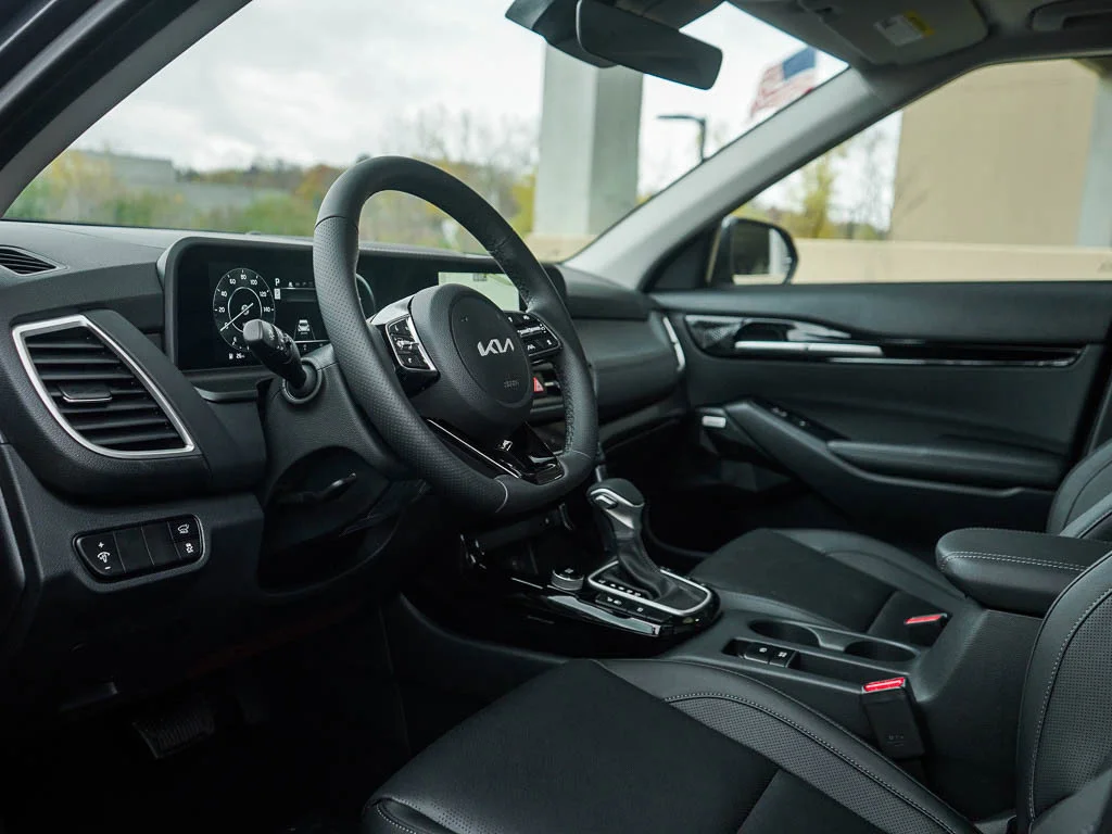 New 2026 Snow White Pearl Kia SX AWD image 18