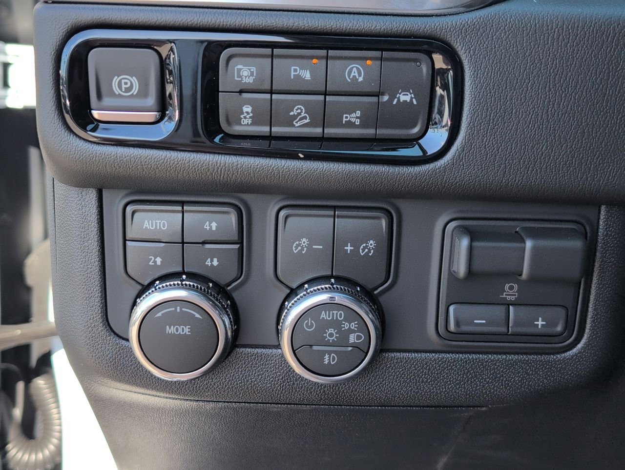 New 2026 Glacier White Tricoat GMC Denali image 18