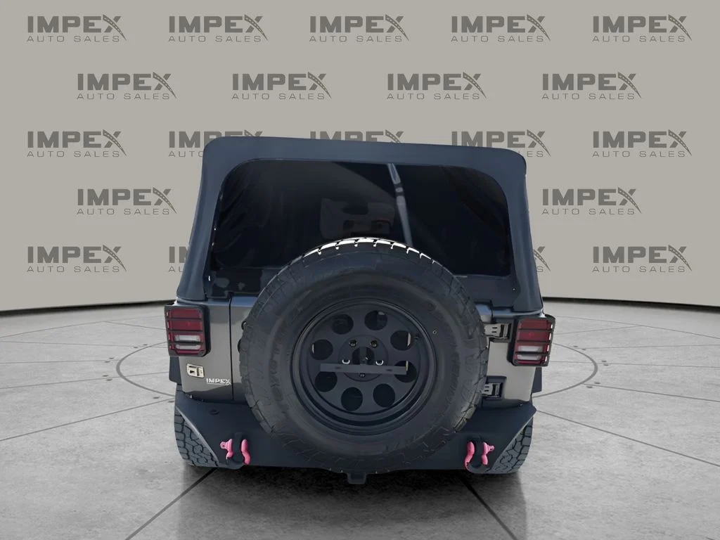 Used 2018 Gray Jeep Sport image 4