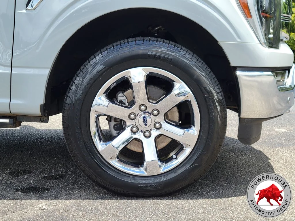 Used 2023 White Ford Lariat image 12