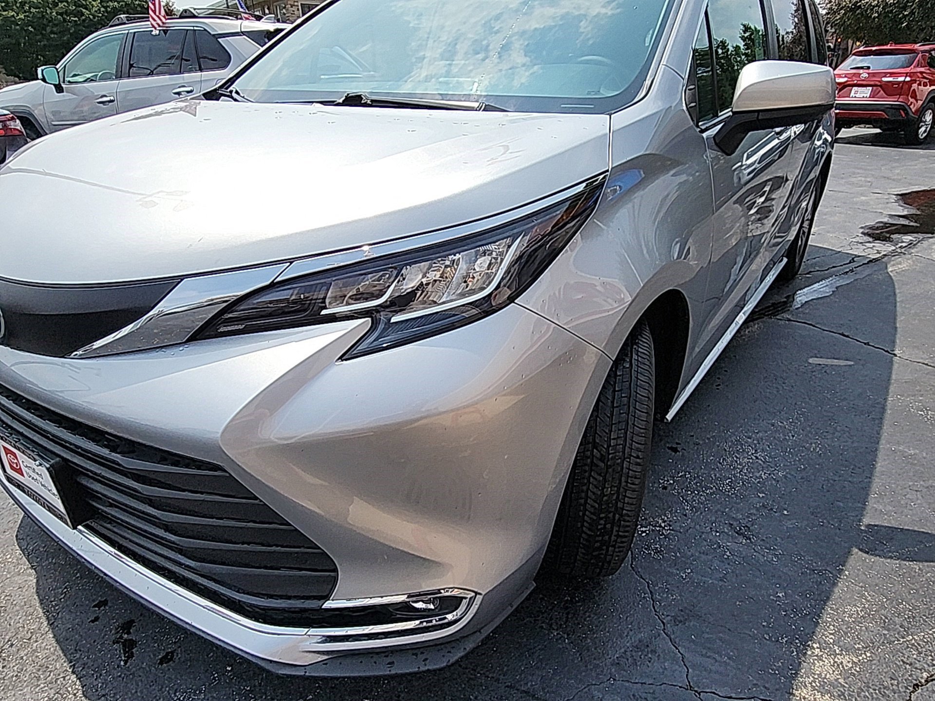 2023 Toyota Sienna XLE - Photo 10