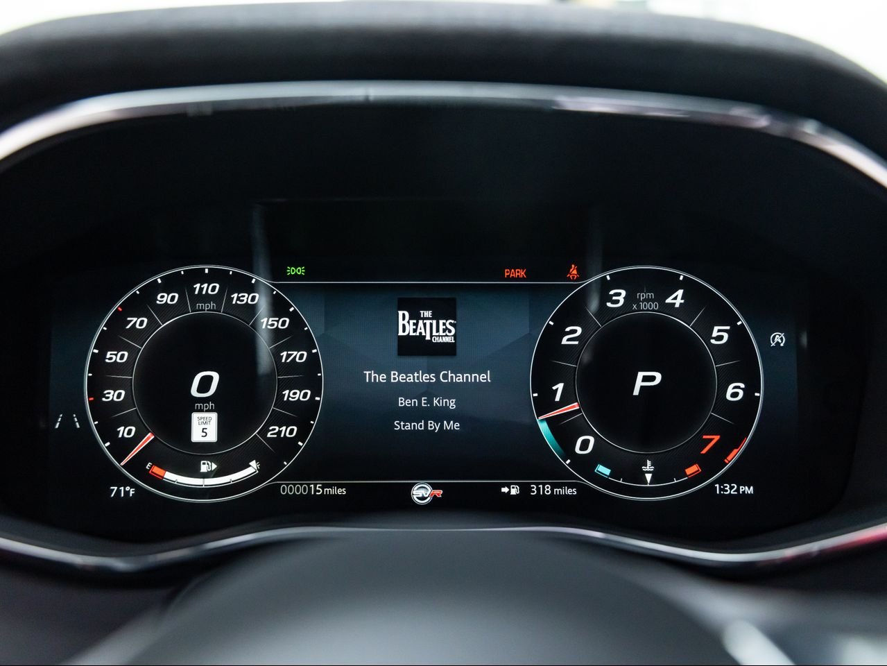 2026 Jaguar F-Pace SVR - Photo 24