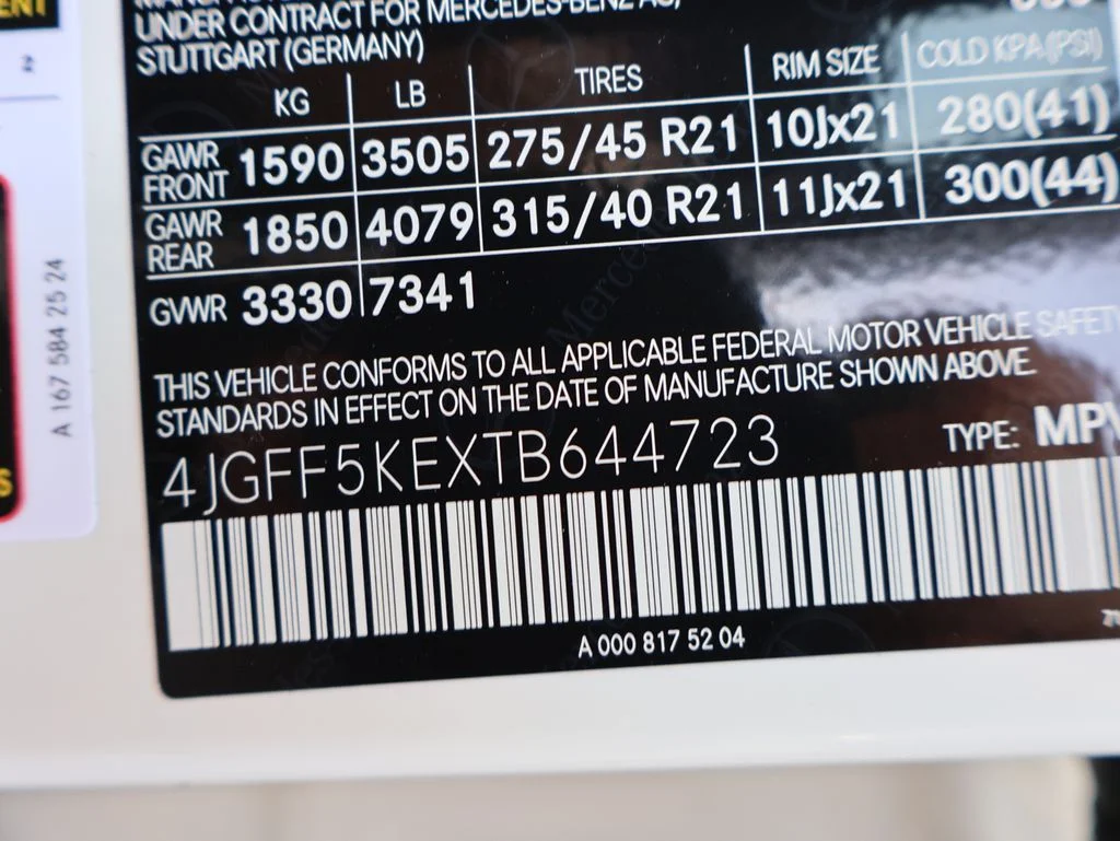 New 2026 MANUFAKTUR Moonlight White Metallic Mercedes-Benz GLS 450 image 41