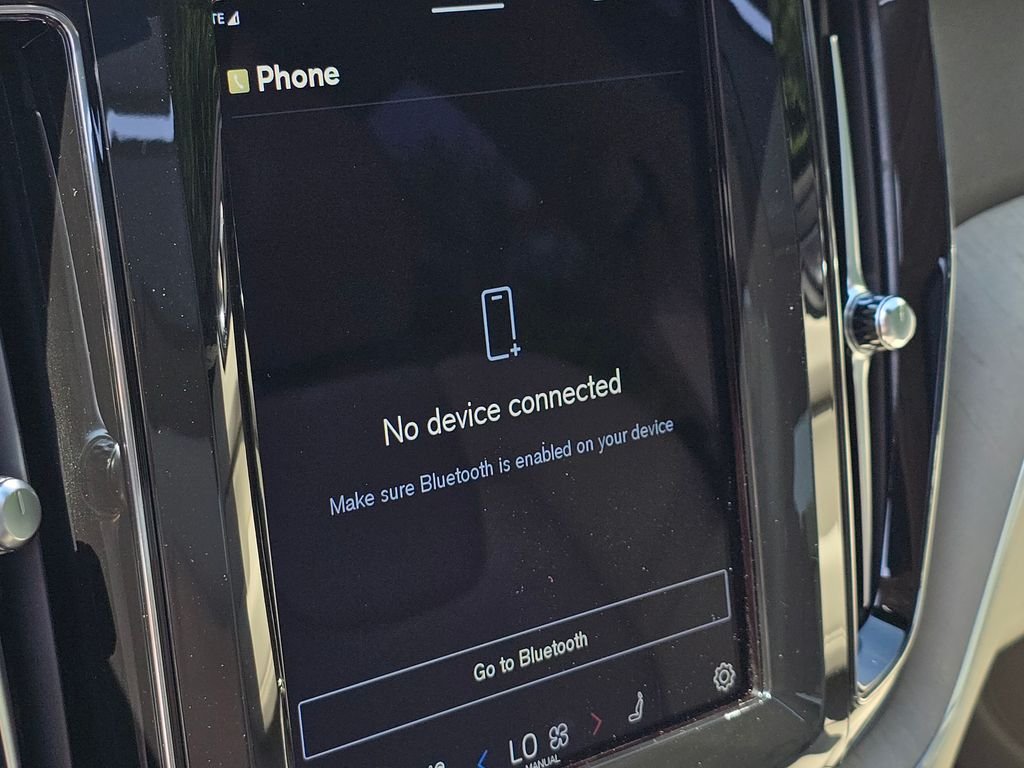 Used 2023 Black Volvo B5 Plus Dark Theme image 32