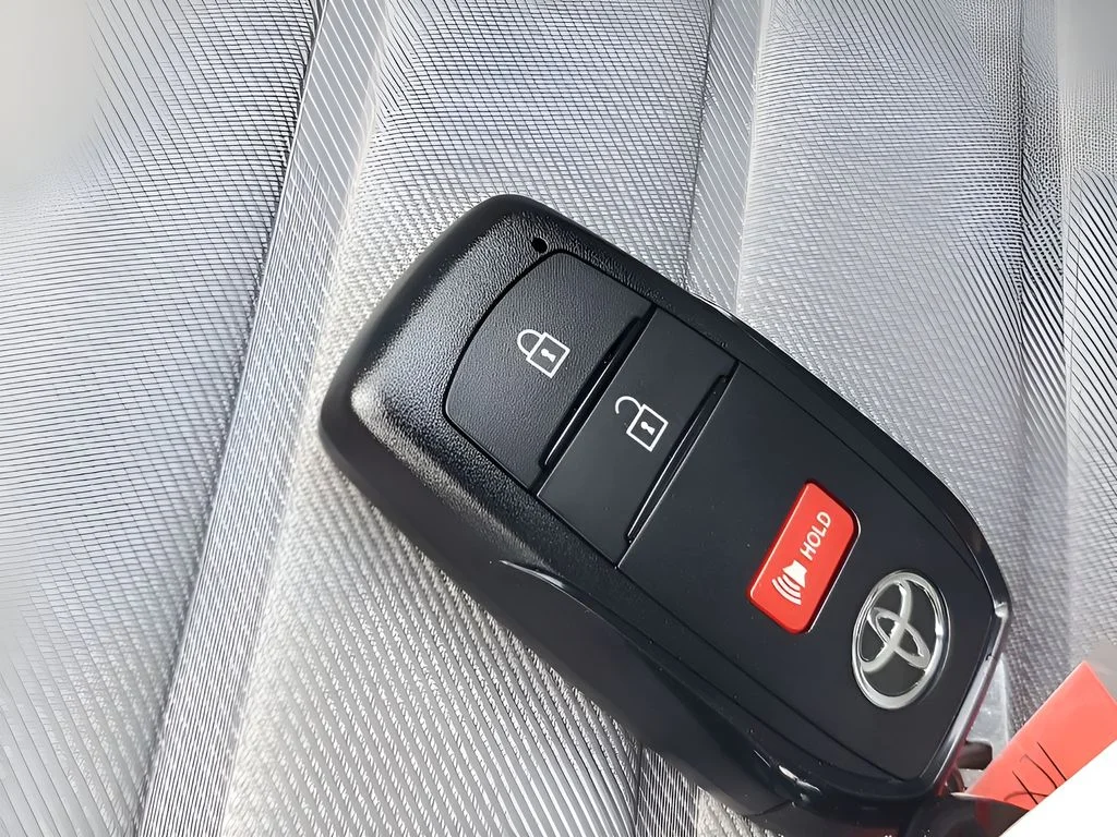 2025 Toyota Tacoma TRD Sport - Photo 38
