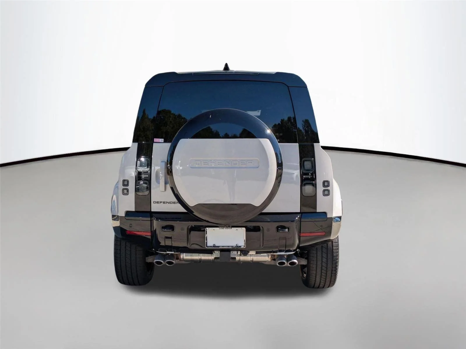 Used 2026 Borasco Grey Metallic Land Rover X-Dynamic SE image 6