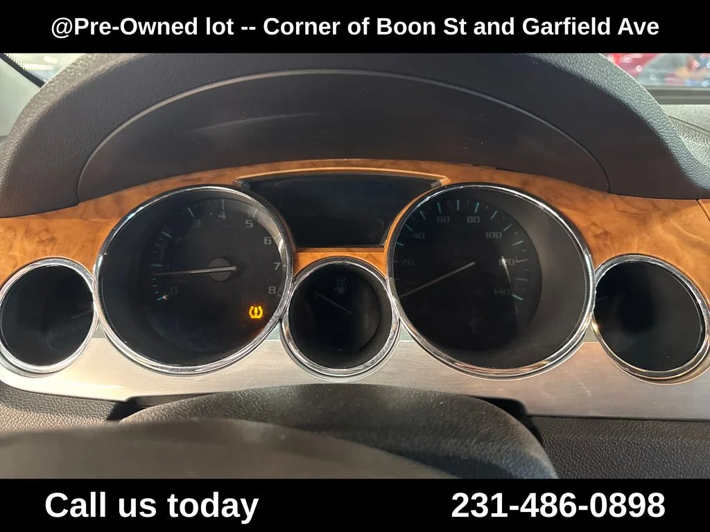 Used 2008 Red Buick CX image 22