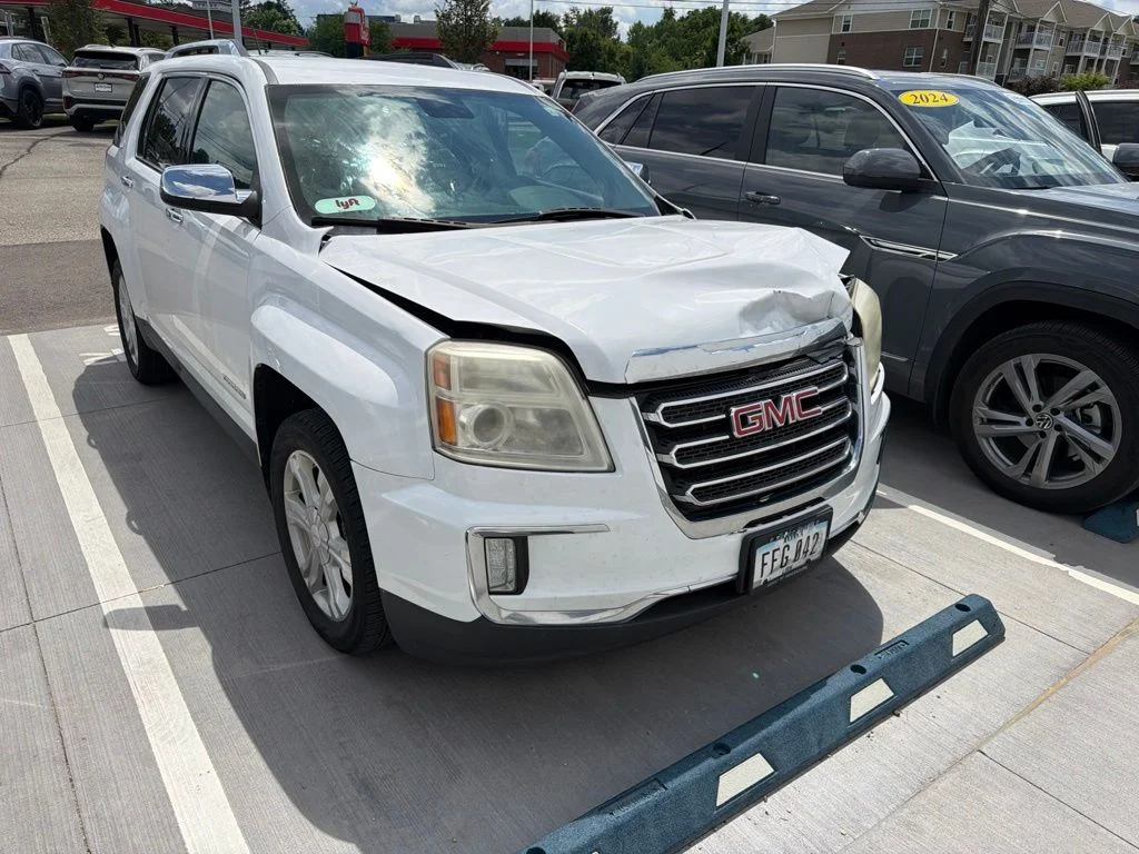 Used 2016 White GMC SLT image 4