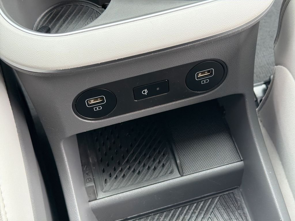 Used 2023 Gray Hyundai SEL image 27