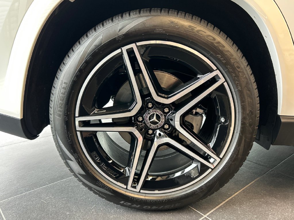 New 2027 Polar White Mercedes-Benz GLS 450 image 28