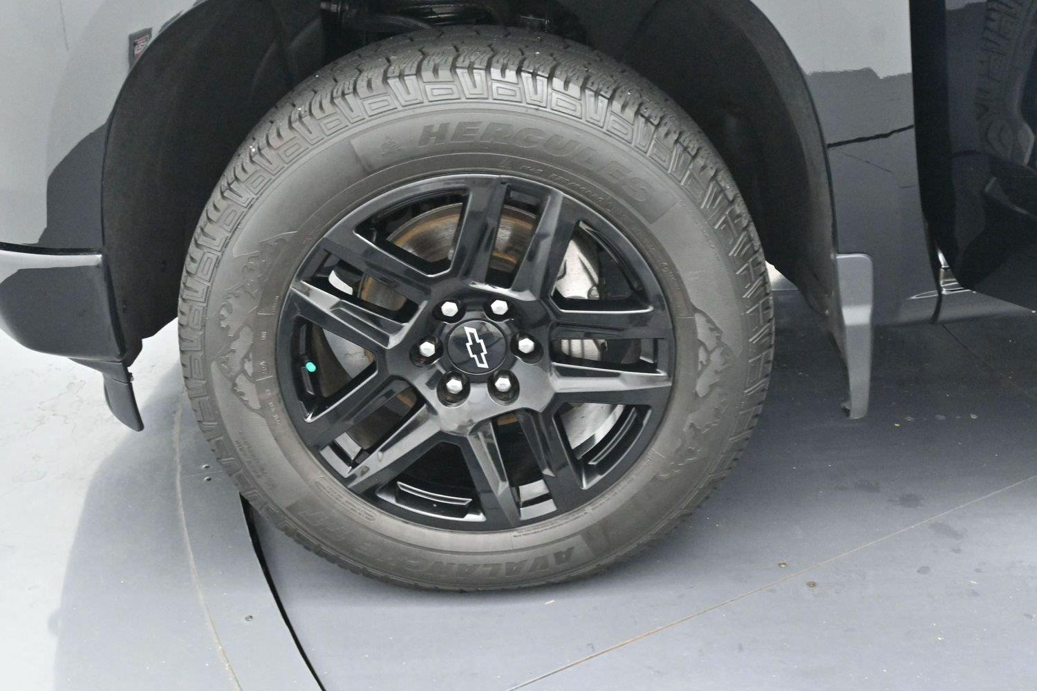 Used 2024 Black Chevrolet Custom image 32