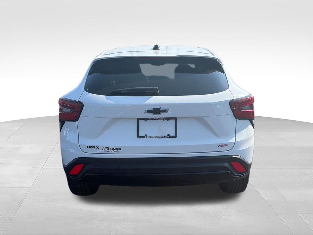 Used 2025 White Chevrolet 1RS image 4