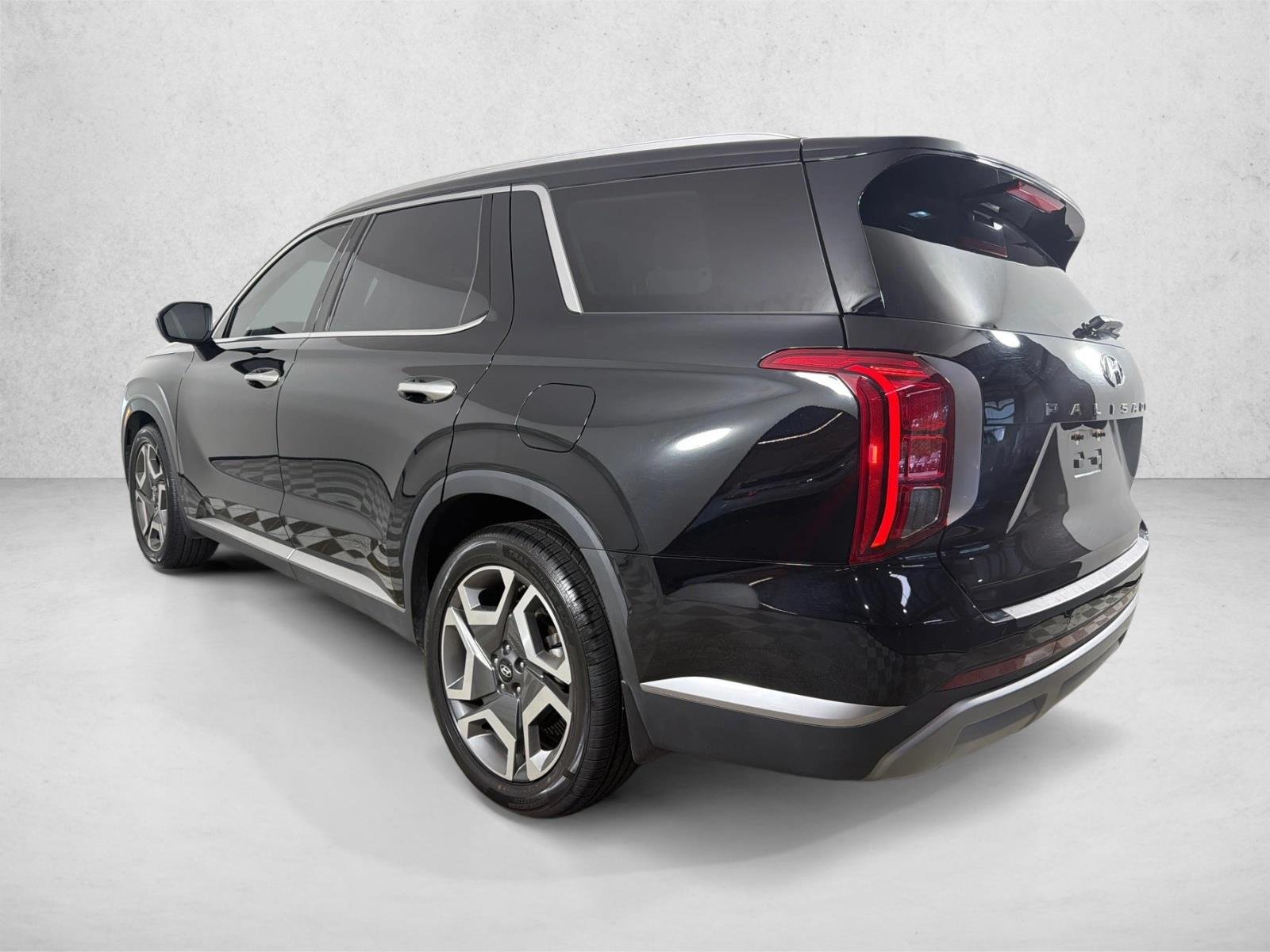 Used 2023 Abyss Black Pearl Hyundai SEL image 7