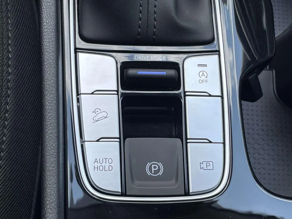 Used 2026 White Hyundai SE image 30