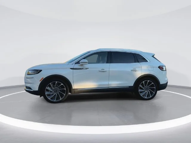 Used 2023 White Lincoln Reserve image 4